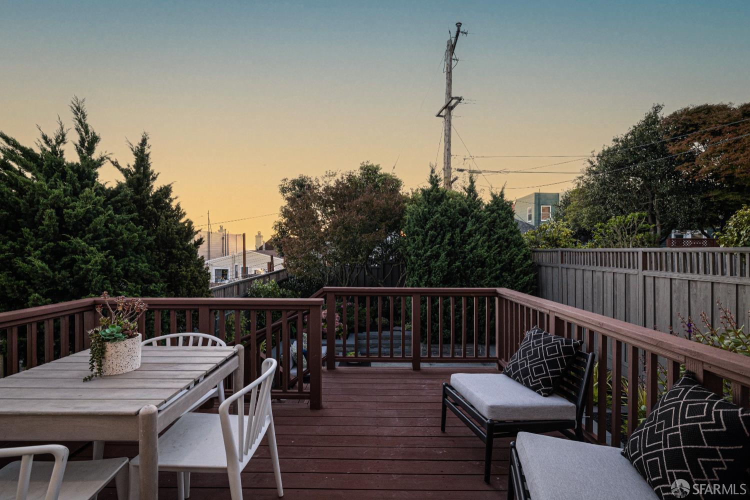 San Francisco, California 94116, United States, 3 Bedrooms Bedrooms, ,2 BathroomsBathrooms,Residential,Pending,216094