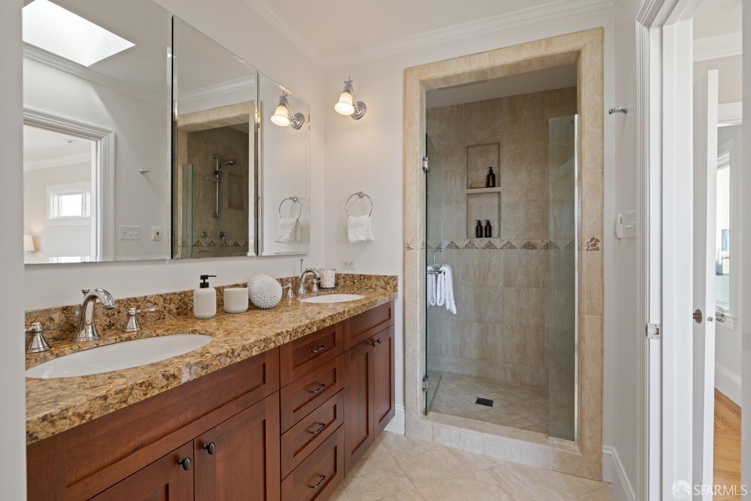 San Francisco, California 94116, United States, 3 Bedrooms Bedrooms, ,2 BathroomsBathrooms,Residential,Pending,216094