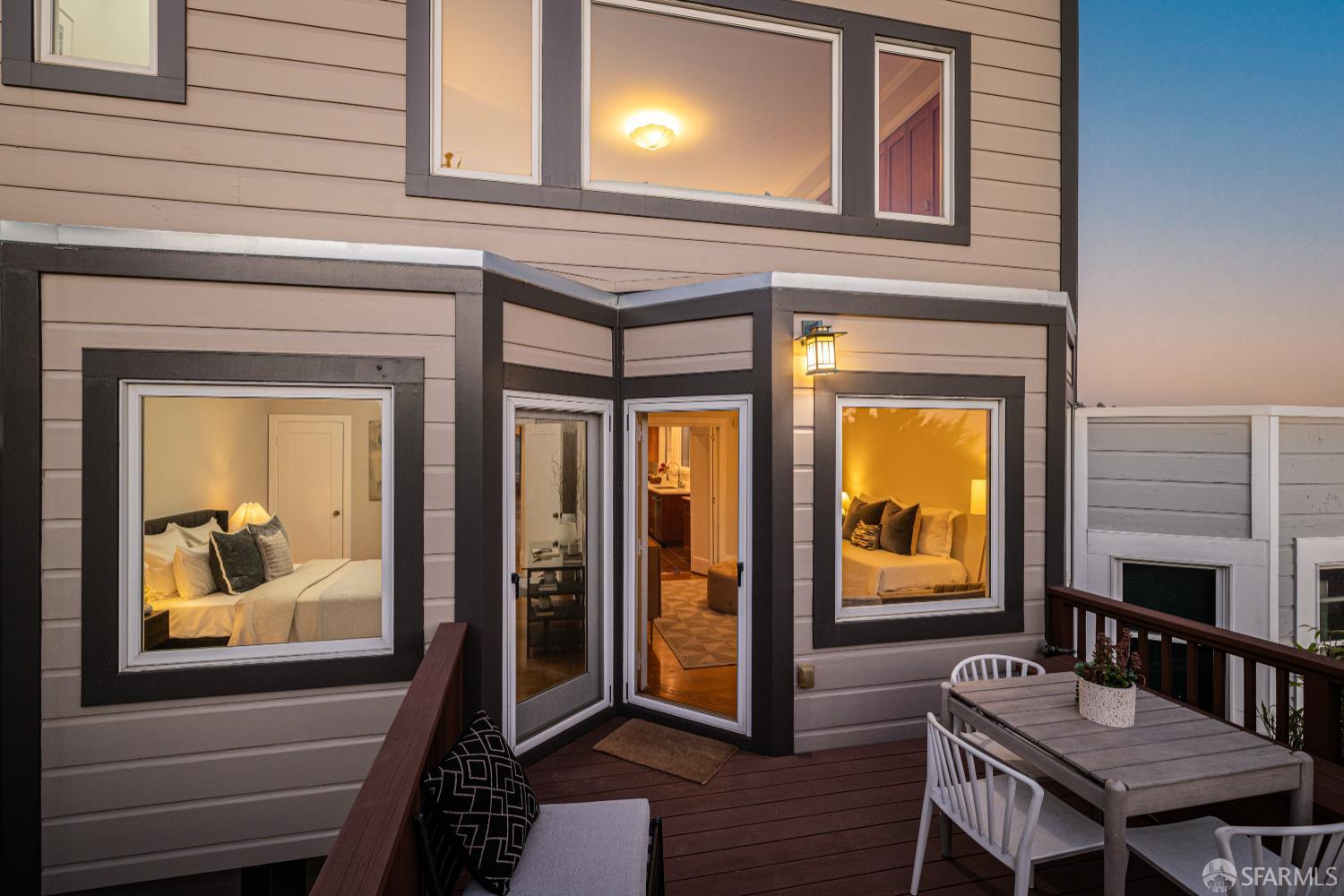 San Francisco, California 94116, United States, 3 Bedrooms Bedrooms, ,2 BathroomsBathrooms,Residential,Pending,216094