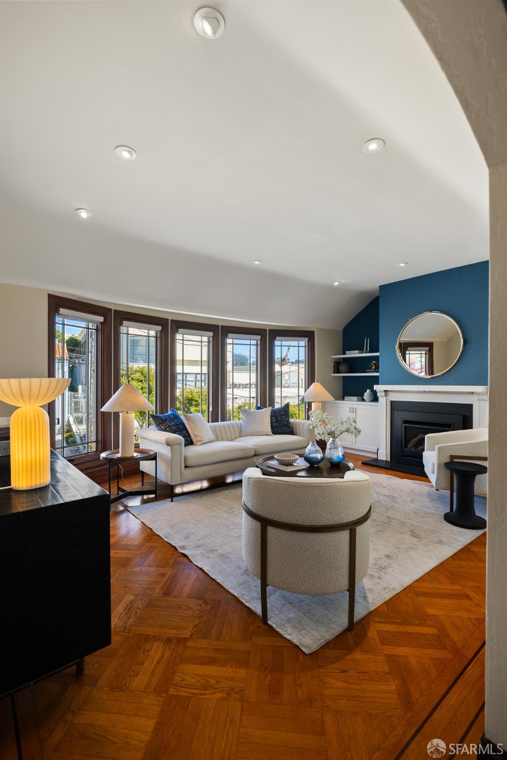 San Francisco, California 94116, United States, 3 Bedrooms Bedrooms, ,2 BathroomsBathrooms,Residential,Pending,216094