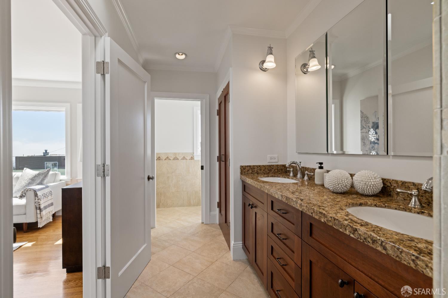 San Francisco, California 94116, United States, 3 Bedrooms Bedrooms, ,2 BathroomsBathrooms,Residential,Pending,216094