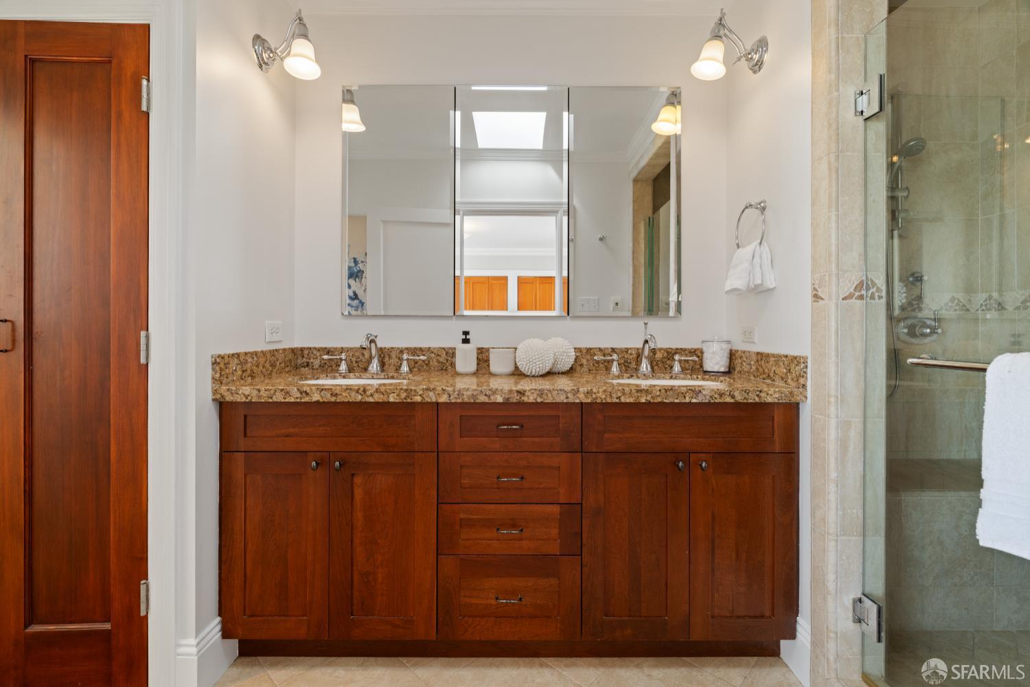 San Francisco, California 94116, United States, 3 Bedrooms Bedrooms, ,2 BathroomsBathrooms,Residential,Pending,216094