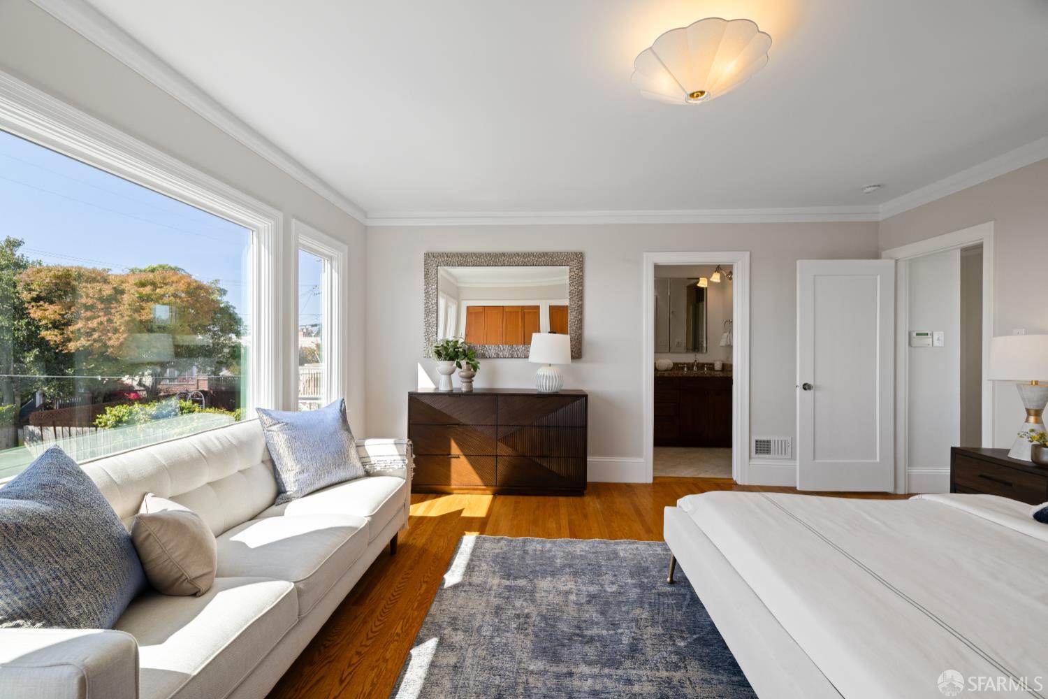 San Francisco, California 94116, United States, 3 Bedrooms Bedrooms, ,2 BathroomsBathrooms,Residential,Pending,216094