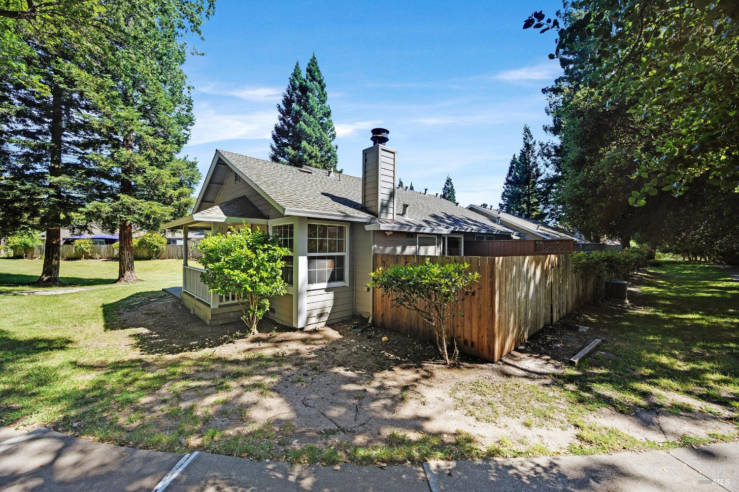 339 W Thomson Avenue