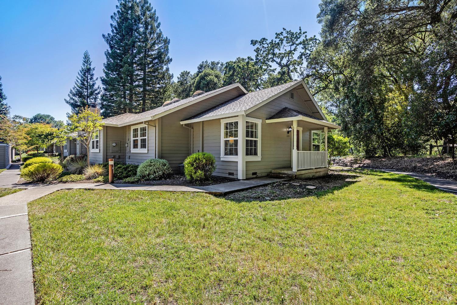 339 W Thomson Avenue