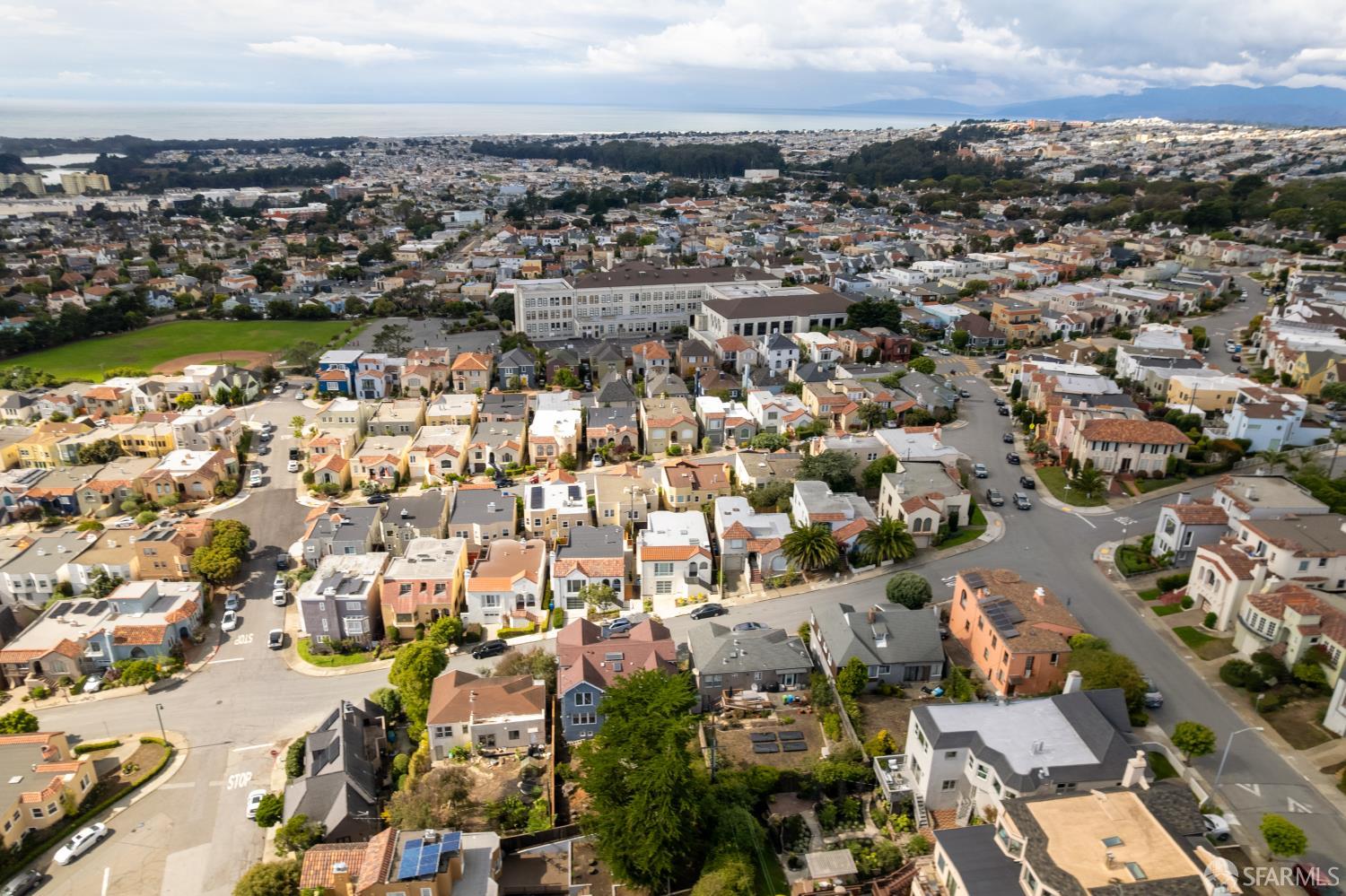 San Francisco, California 94127, United States, 4 Bedrooms Bedrooms, ,3 BathroomsBathrooms,Residential,Active,228637