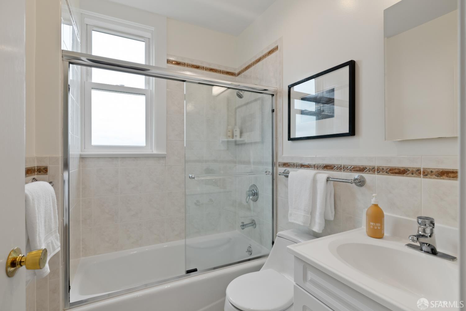 San Francisco, California 94127, United States, 4 Bedrooms Bedrooms, ,3 BathroomsBathrooms,Residential,Active,228637