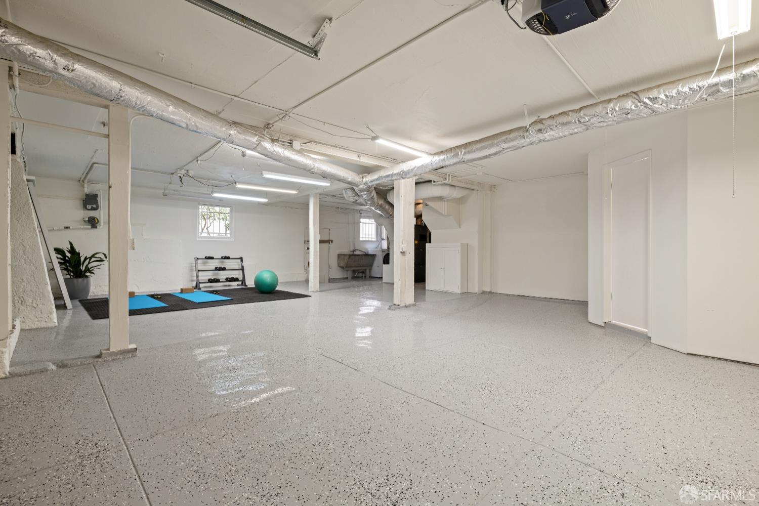 San Francisco, California 94127, United States, 4 Bedrooms Bedrooms, ,3 BathroomsBathrooms,Residential,Active,228637