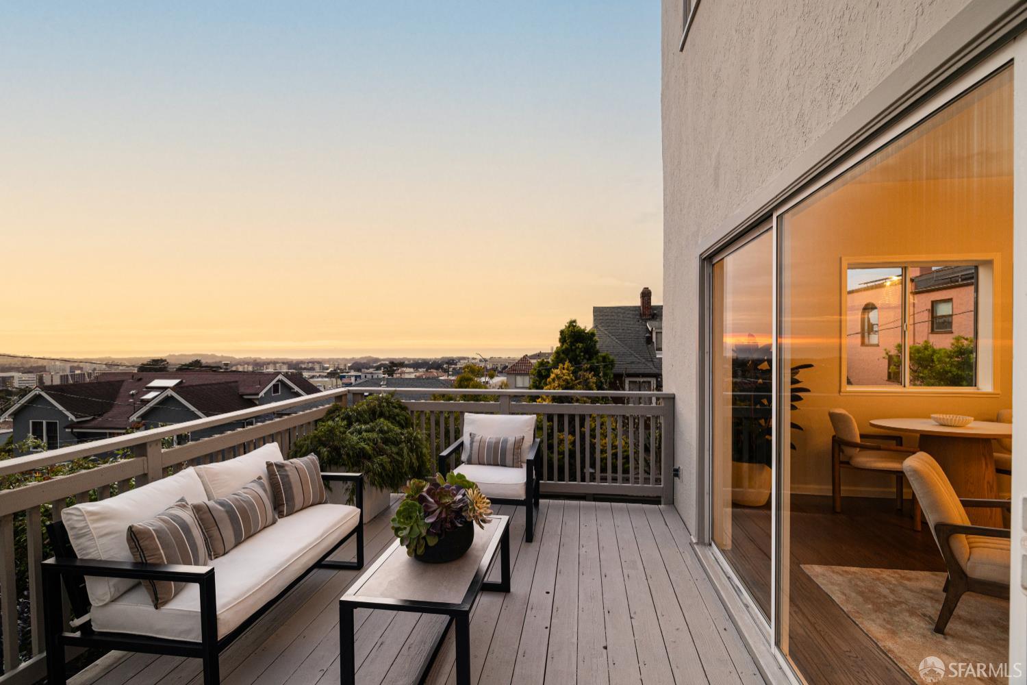 San Francisco, California 94127, United States, 4 Bedrooms Bedrooms, ,3 BathroomsBathrooms,Residential,Active,228637