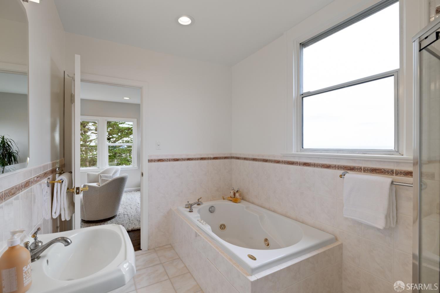 San Francisco, California 94127, United States, 4 Bedrooms Bedrooms, ,3 BathroomsBathrooms,Residential,Active,228637