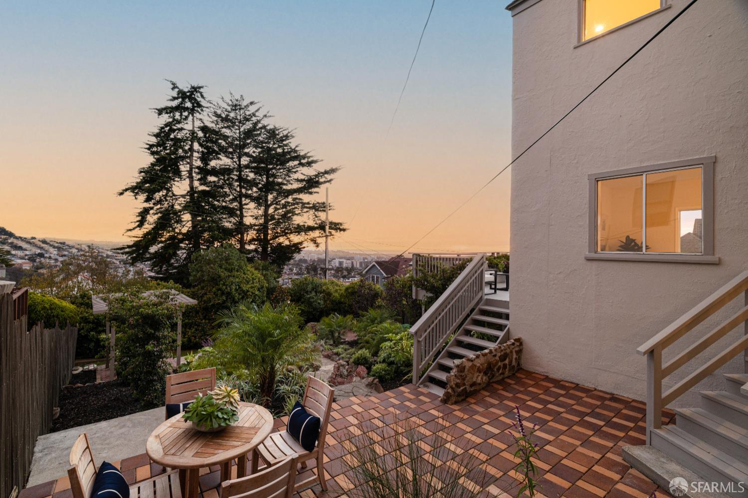 San Francisco, California 94127, United States, 4 Bedrooms Bedrooms, ,3 BathroomsBathrooms,Residential,Active,228637