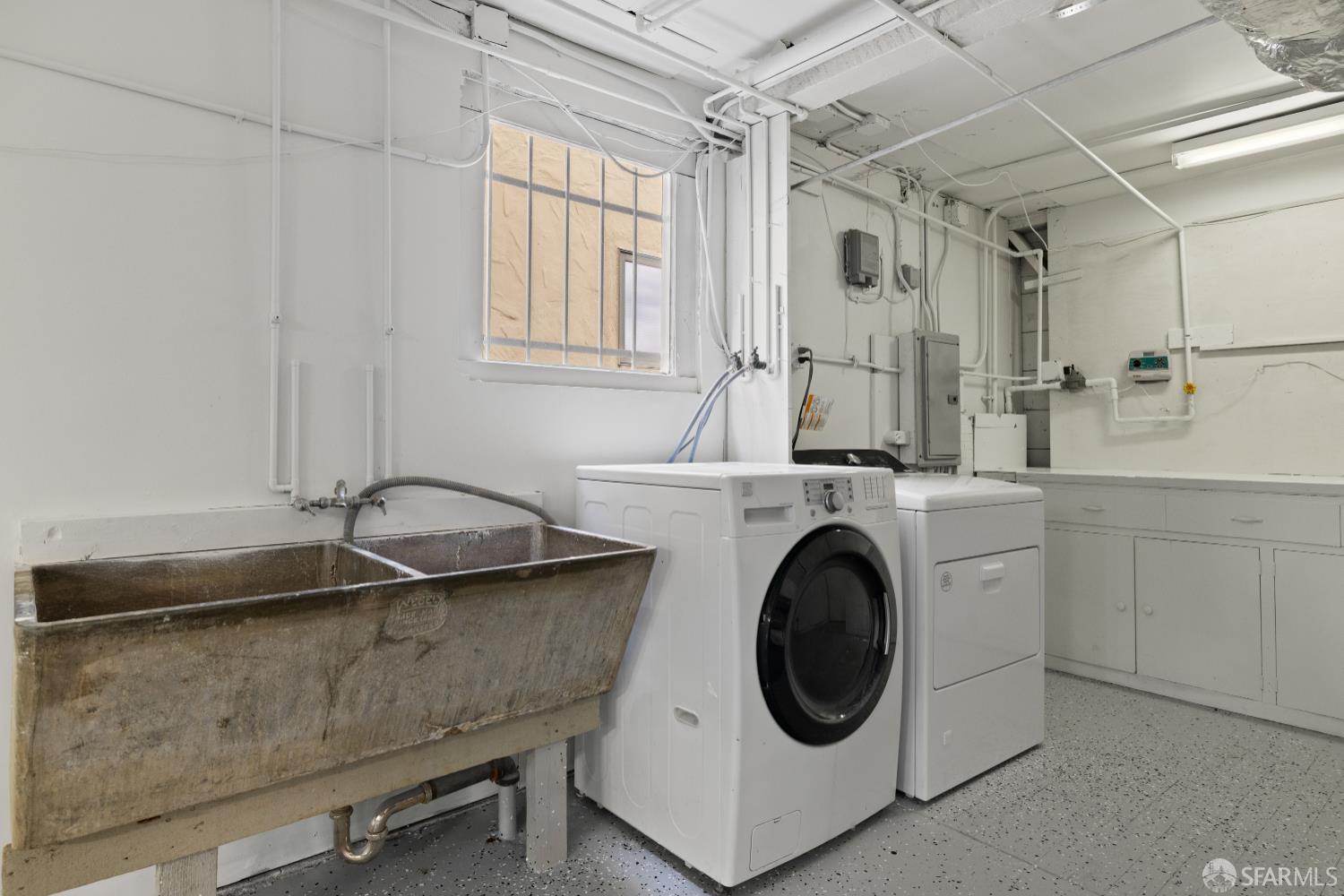 San Francisco, California 94127, United States, 4 Bedrooms Bedrooms, ,3 BathroomsBathrooms,Residential,Active,228637