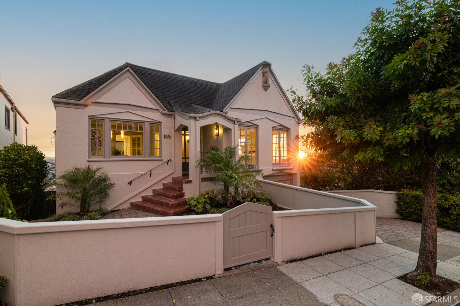 San Francisco, California 94127, United States, 4 Bedrooms Bedrooms, ,3 BathroomsBathrooms,Residential,Active,228637