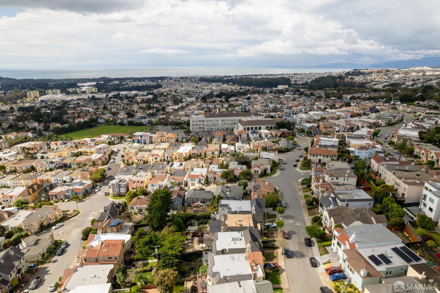 San Francisco, California 94127, United States, 4 Bedrooms Bedrooms, ,3 BathroomsBathrooms,Residential,Active,228637