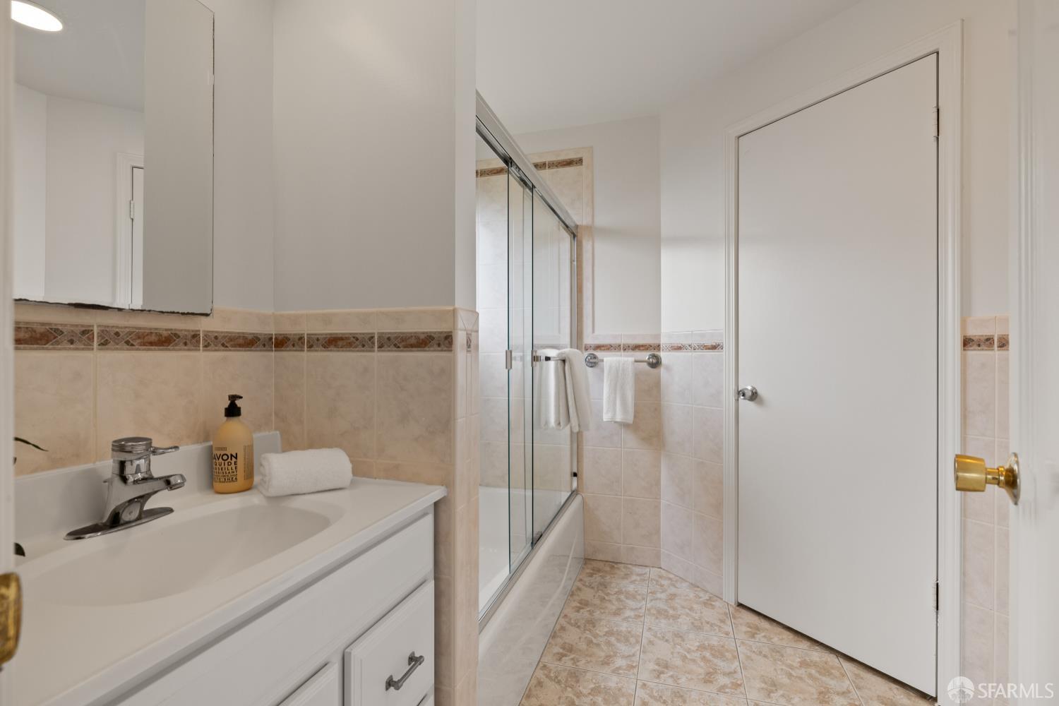 San Francisco, California 94127, United States, 4 Bedrooms Bedrooms, ,3 BathroomsBathrooms,Residential,Active,228637