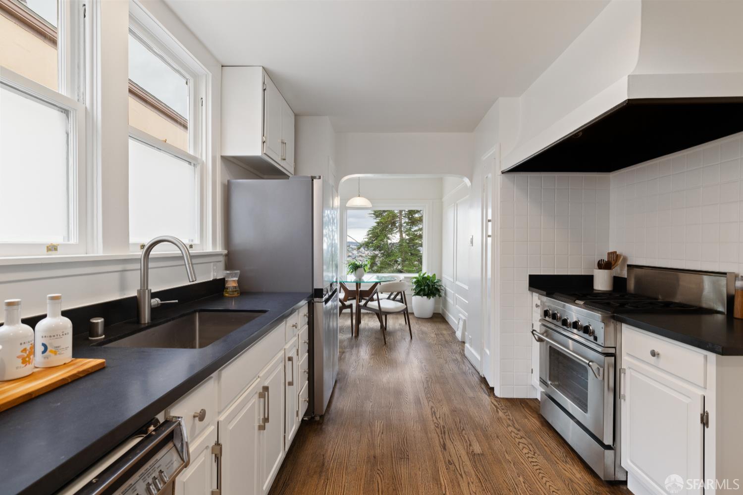 San Francisco, California 94127, United States, 4 Bedrooms Bedrooms, ,3 BathroomsBathrooms,Residential,Active,228637