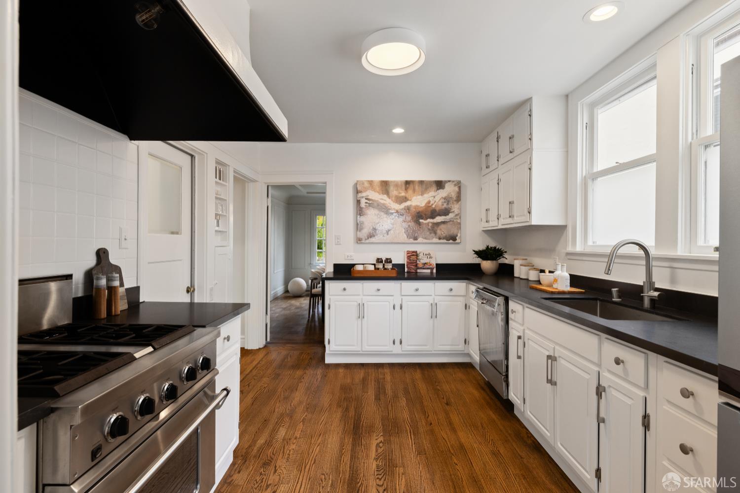 San Francisco, California 94127, United States, 4 Bedrooms Bedrooms, ,3 BathroomsBathrooms,Residential,Active,228637