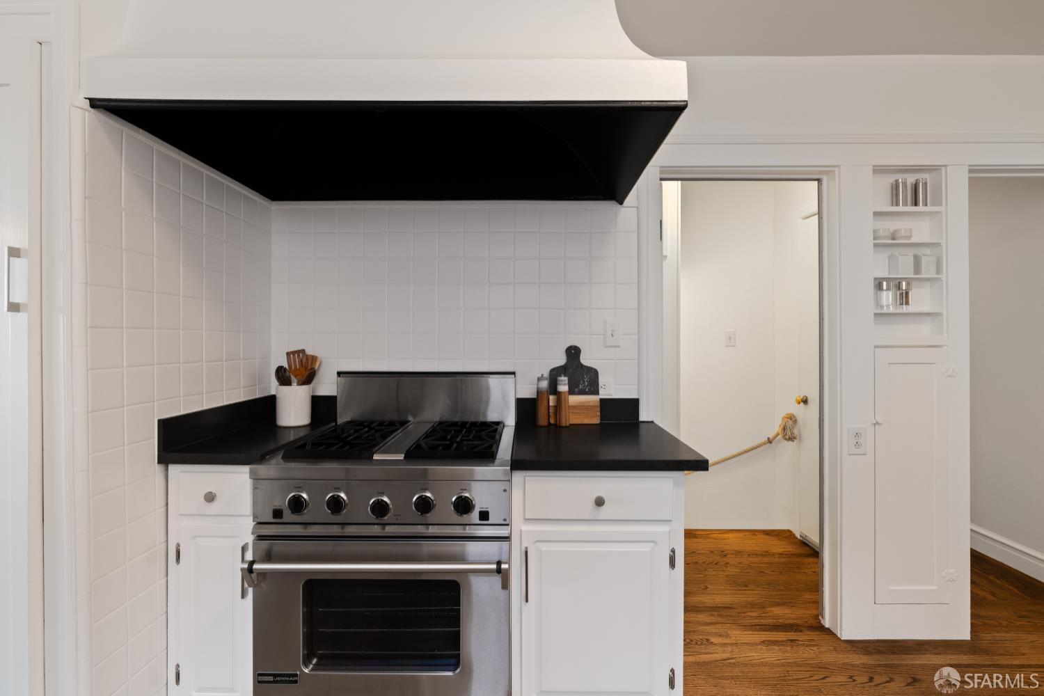 San Francisco, California 94127, United States, 4 Bedrooms Bedrooms, ,3 BathroomsBathrooms,Residential,Active,228637