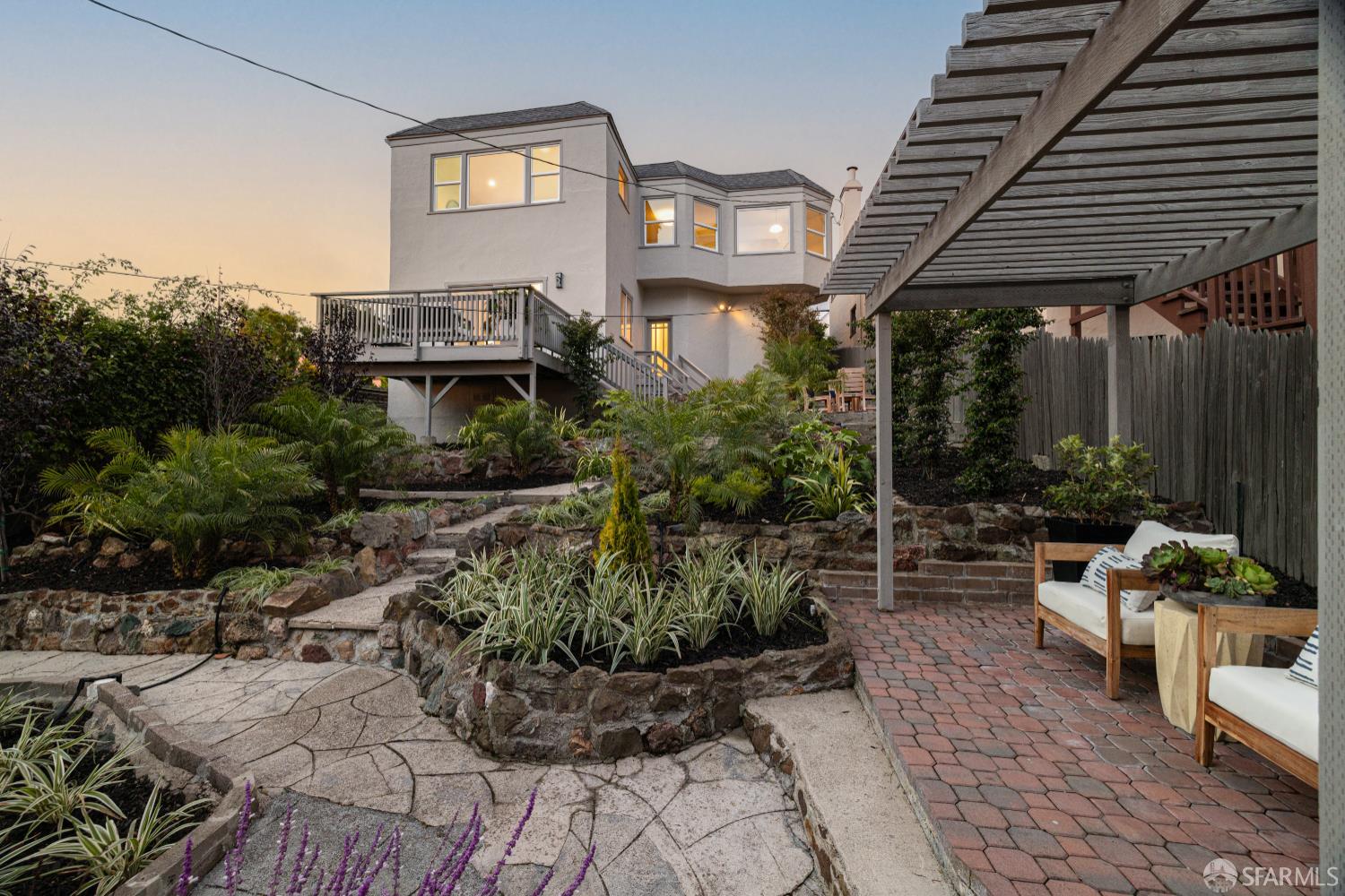 San Francisco, California 94127, United States, 4 Bedrooms Bedrooms, ,3 BathroomsBathrooms,Residential,Active,228637