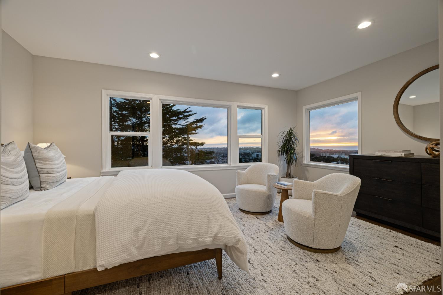 San Francisco, California 94127, United States, 4 Bedrooms Bedrooms, ,3 BathroomsBathrooms,Residential,Active,228637