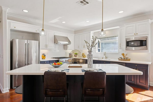 1251 DELMAS AVE, SAN JOSE, CA 95125 - Image a70cd770028bd2284c92573f8b60643d/3980921780