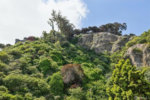 Property photo of 220 Lombard Street 323, San Francisco, CA 94111
