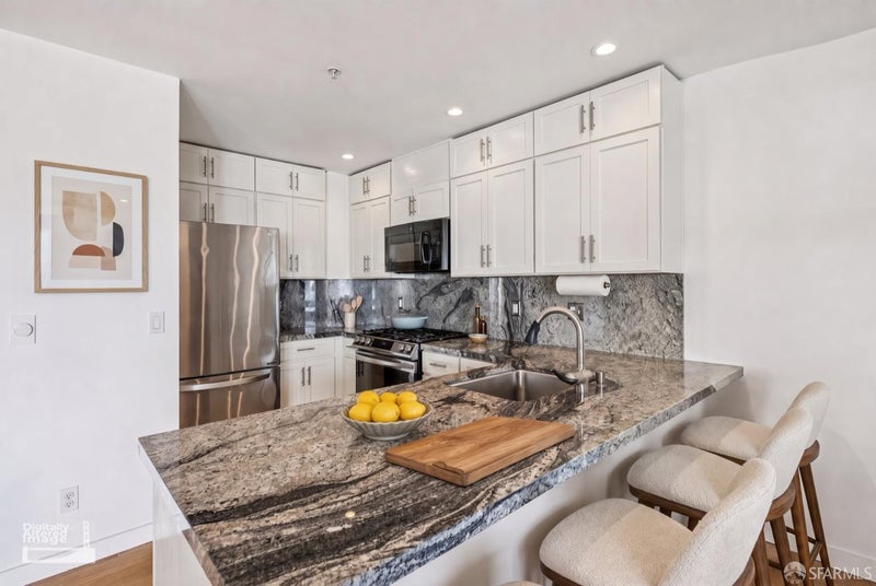 2208 Mission Street 507