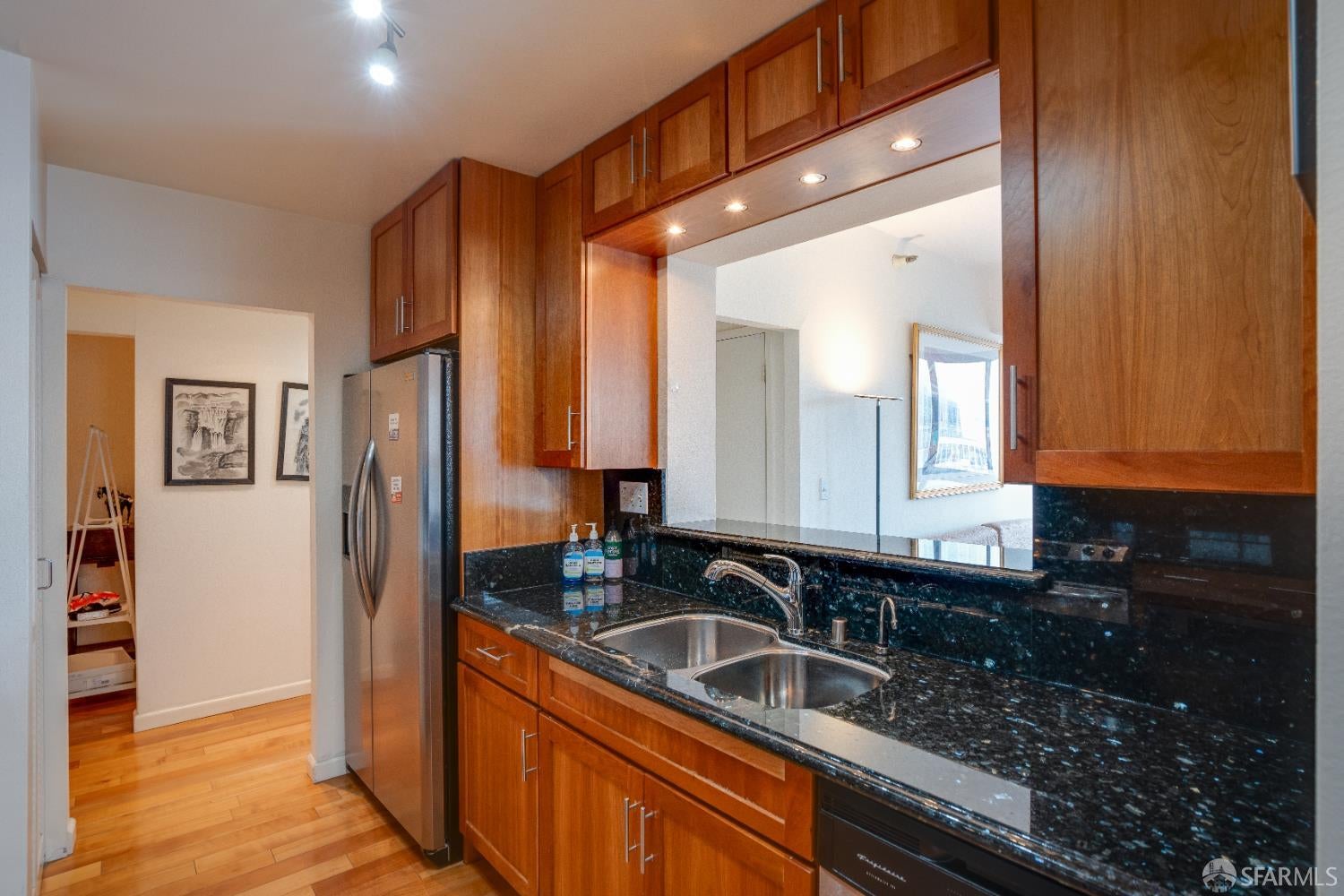 1 Daniel Burnham Court 412