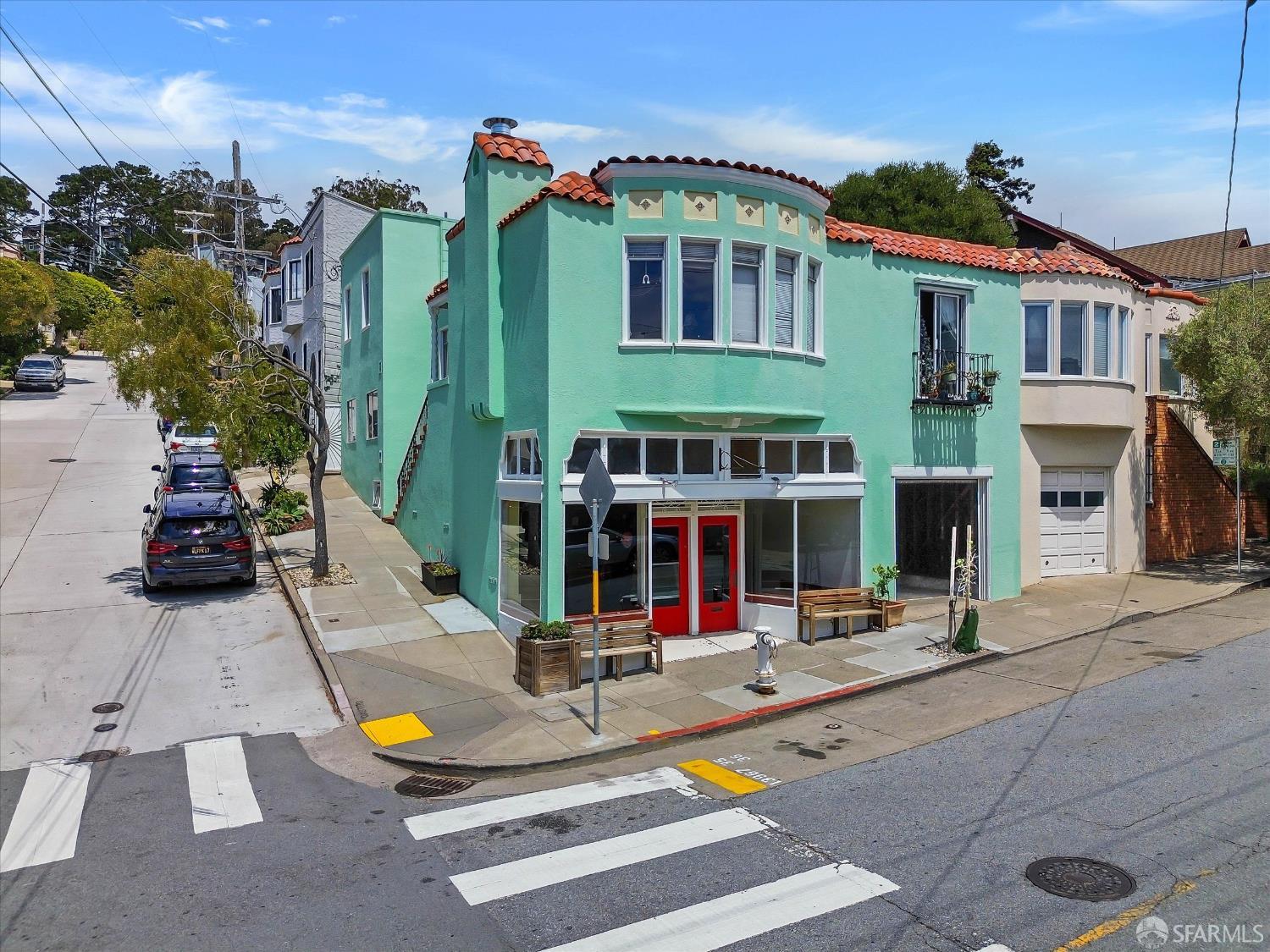 3121-3125 Castro Street