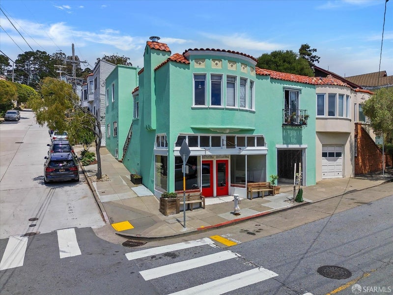 3121-3125 Castro Street