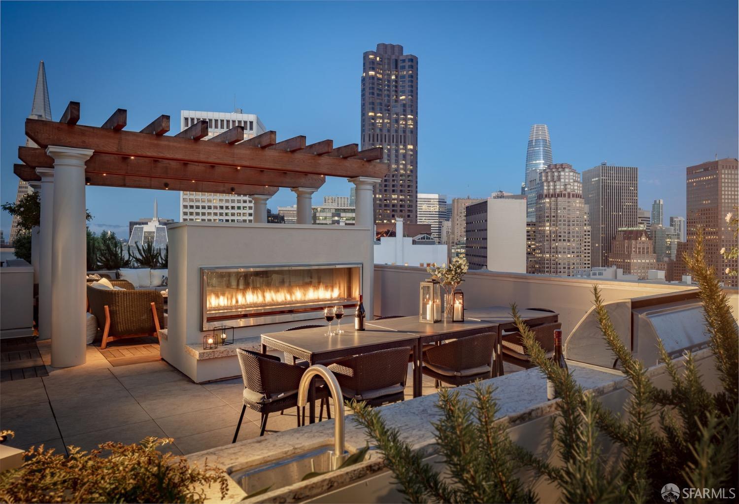 875 California Street 202