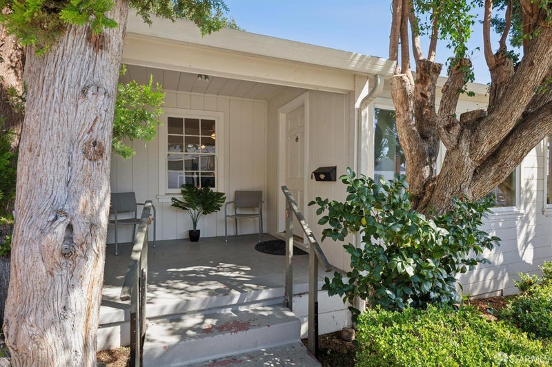 58 Burbank Avenue