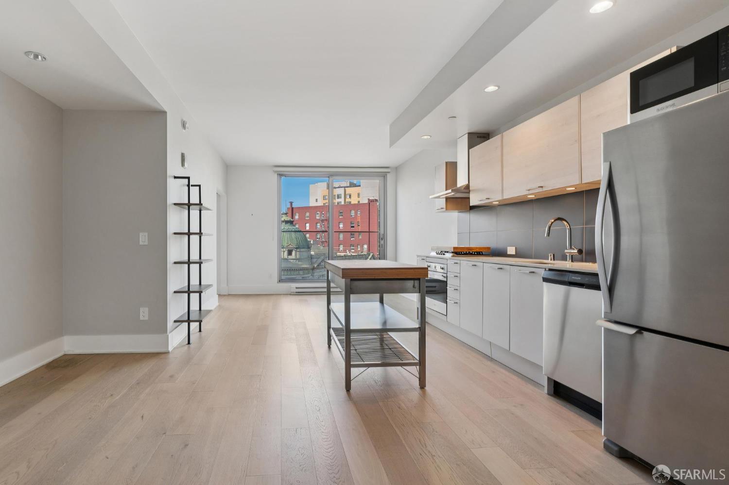 1075 Market Street 606