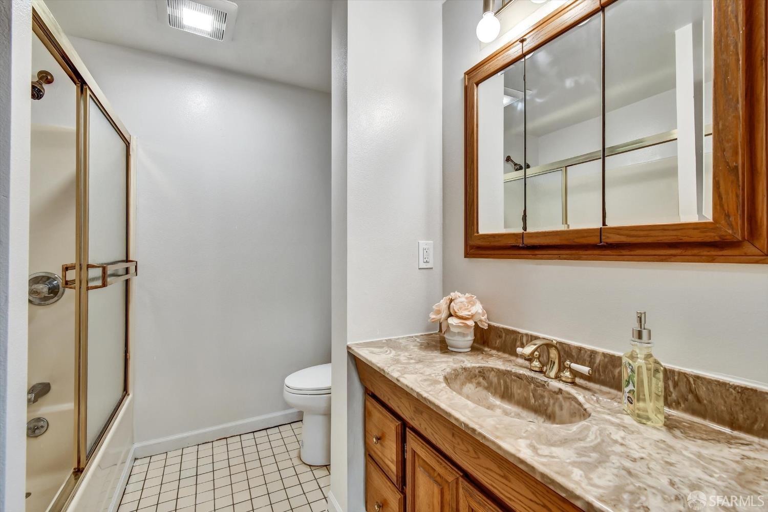 San Francisco, California 94116, United States, 4 Bedrooms Bedrooms, ,3 BathroomsBathrooms,Residential,Active,221103