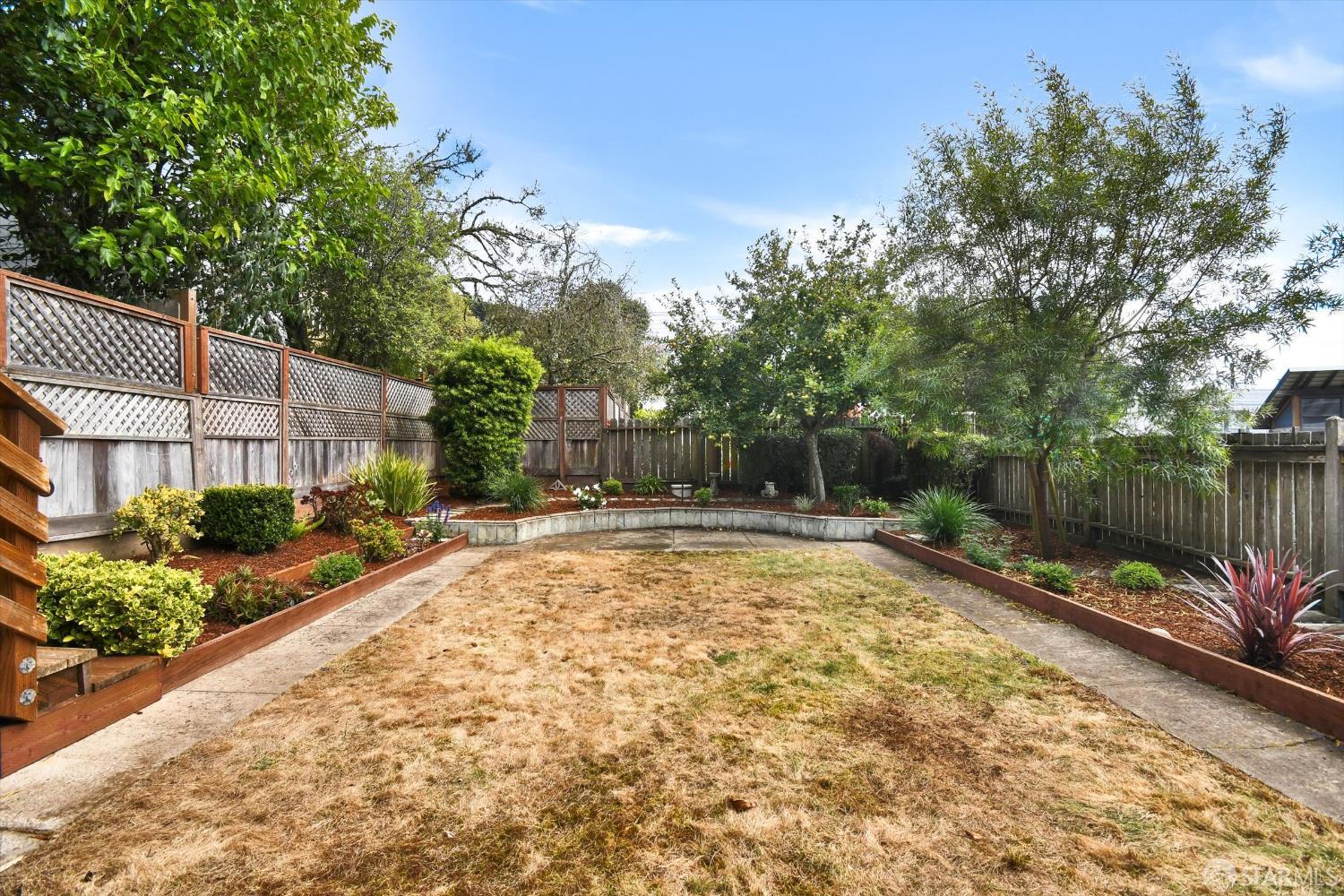 San Francisco, California 94116, United States, 4 Bedrooms Bedrooms, ,3 BathroomsBathrooms,Residential,Active,221103