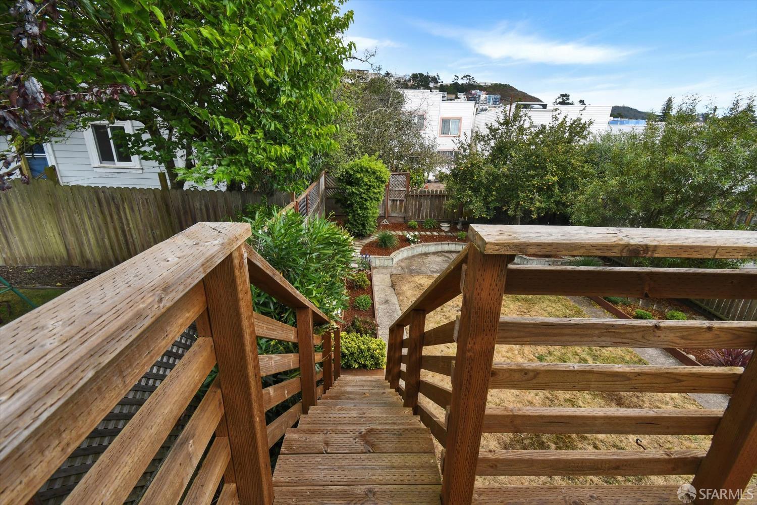 San Francisco, California 94116, United States, 4 Bedrooms Bedrooms, ,3 BathroomsBathrooms,Residential,Active,221103