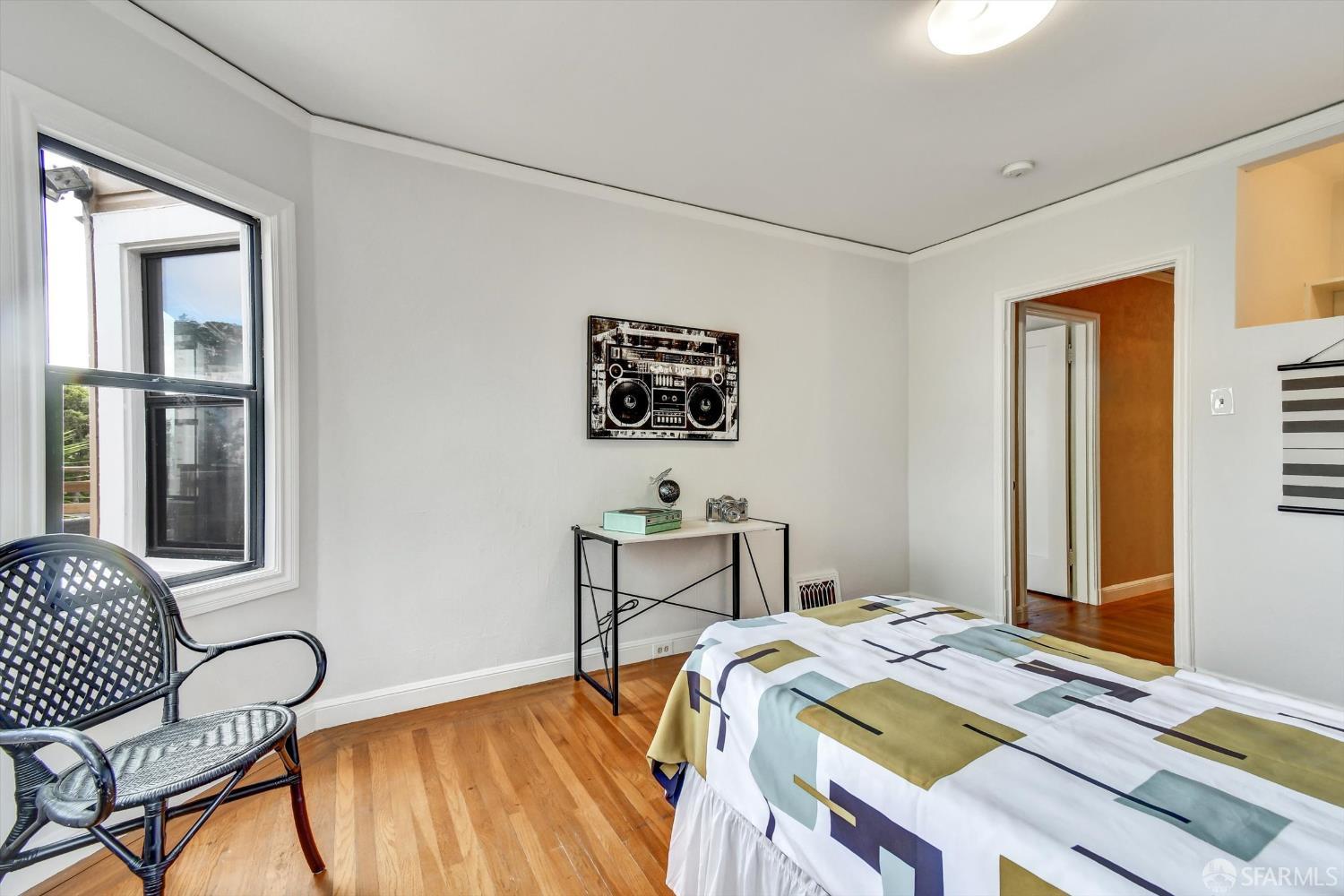 San Francisco, California 94116, United States, 4 Bedrooms Bedrooms, ,3 BathroomsBathrooms,Residential,Active,221103