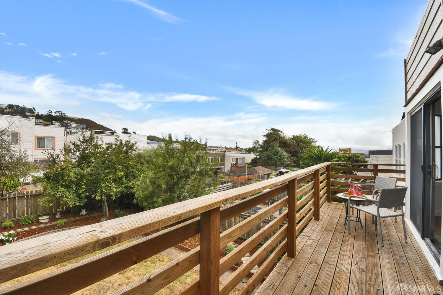 San Francisco, California 94116, United States, 4 Bedrooms Bedrooms, ,3 BathroomsBathrooms,Residential,Active,221103