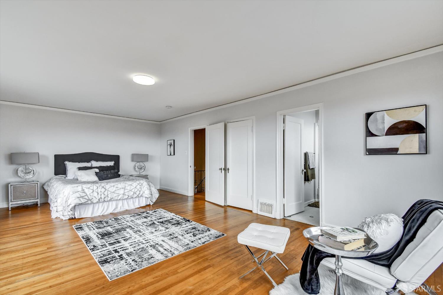 San Francisco, California 94116, United States, 4 Bedrooms Bedrooms, ,3 BathroomsBathrooms,Residential,Active,221103