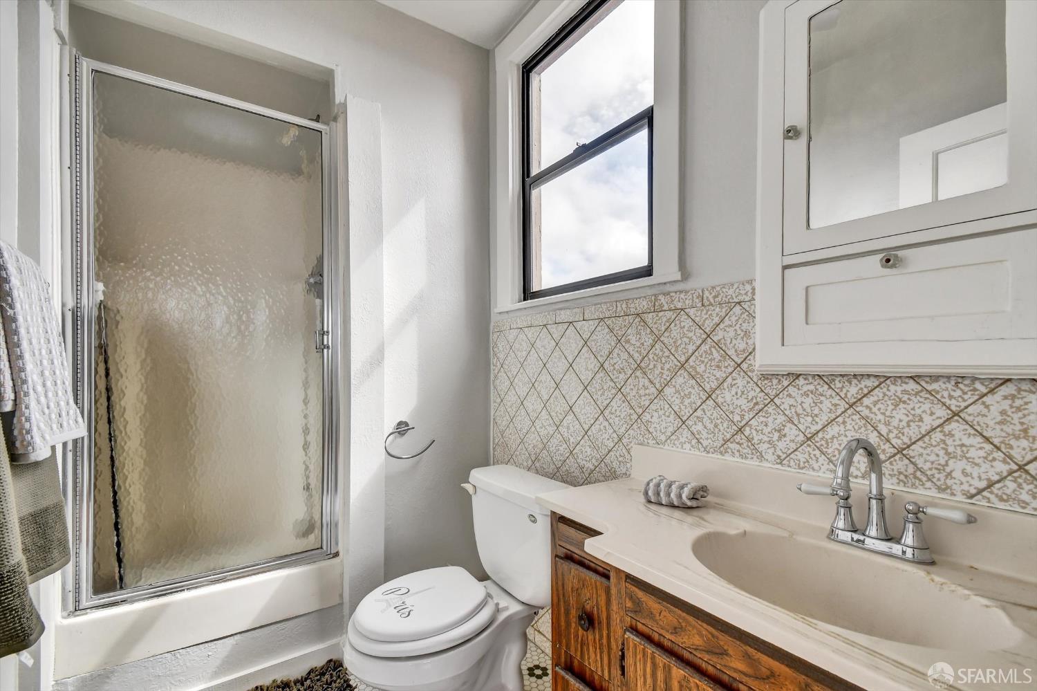 San Francisco, California 94116, United States, 4 Bedrooms Bedrooms, ,3 BathroomsBathrooms,Residential,Active,221103