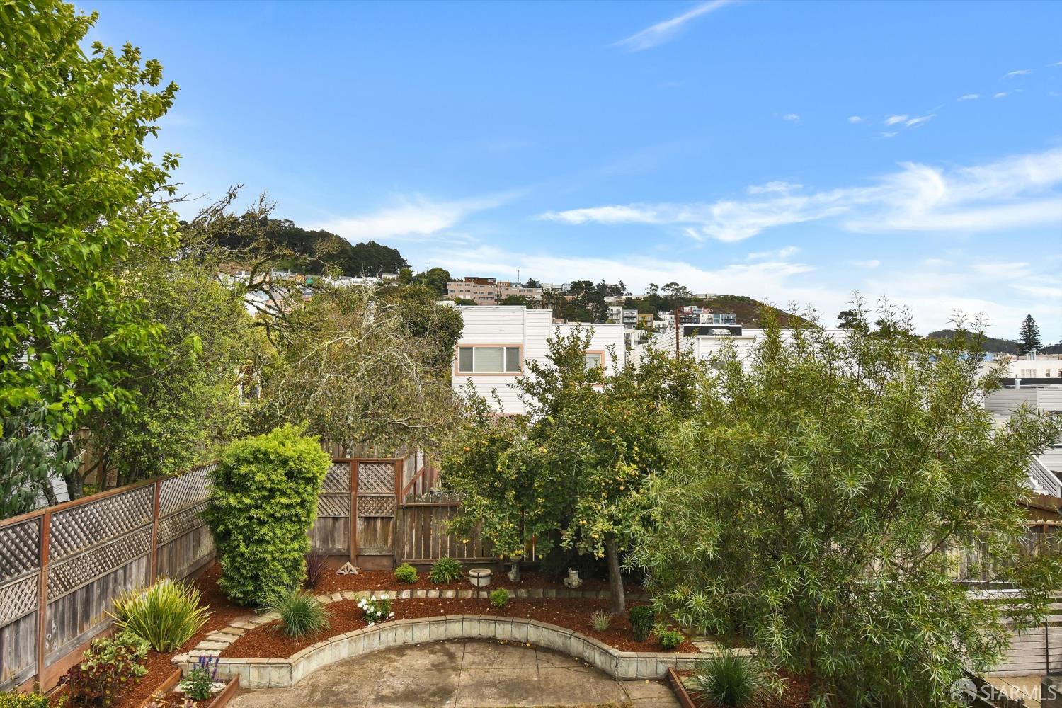 San Francisco, California 94116, United States, 4 Bedrooms Bedrooms, ,3 BathroomsBathrooms,Residential,Active,221103