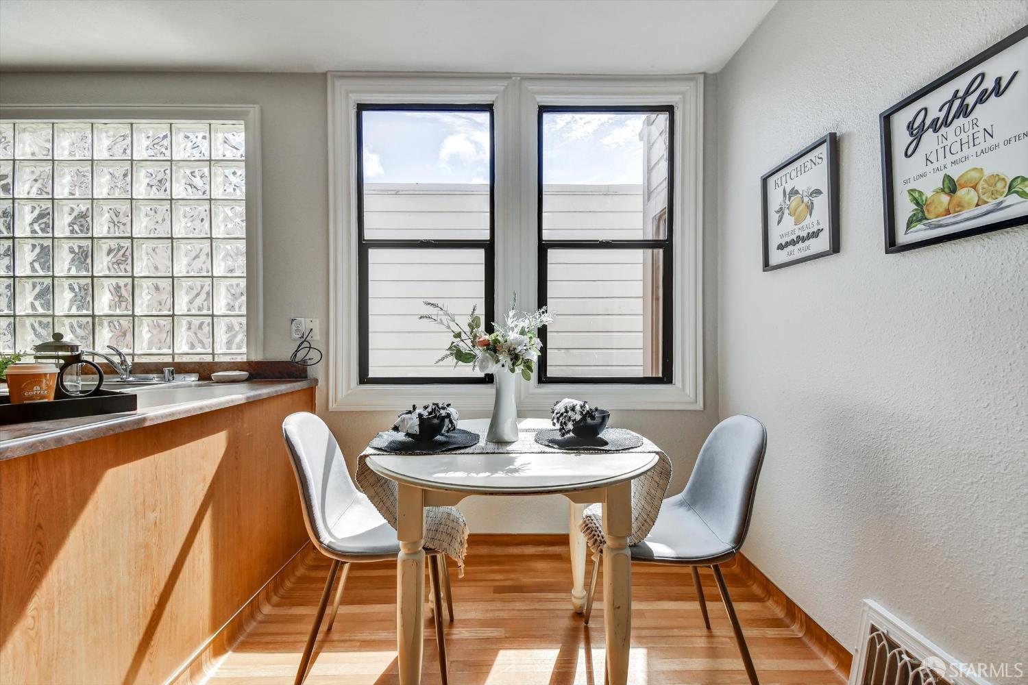 San Francisco, California 94116, United States, 4 Bedrooms Bedrooms, ,3 BathroomsBathrooms,Residential,Active,221103