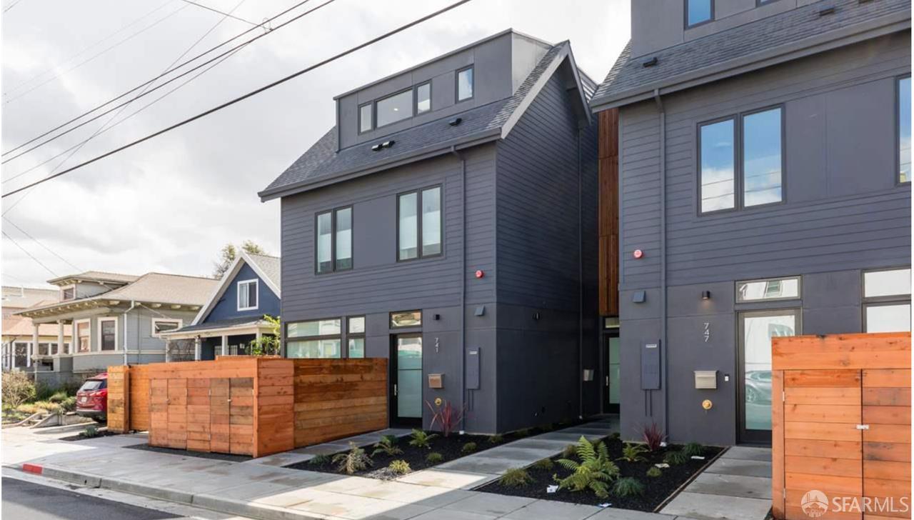 741 Apgar Street, Oakland CA 94609