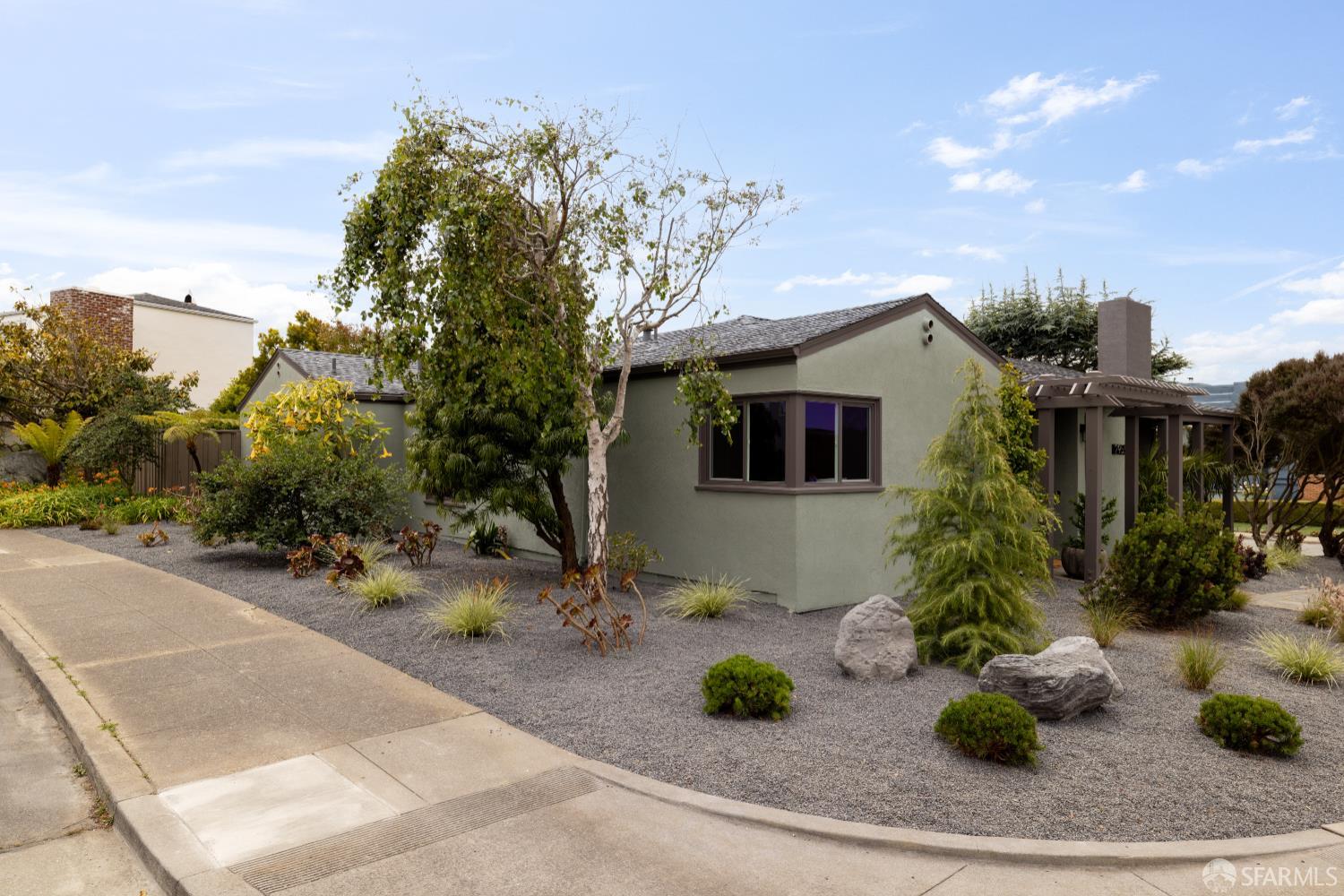 San Francisco, California 94132, United States, 4 Bedrooms Bedrooms, ,3 BathroomsBathrooms,Residential,Active,166018