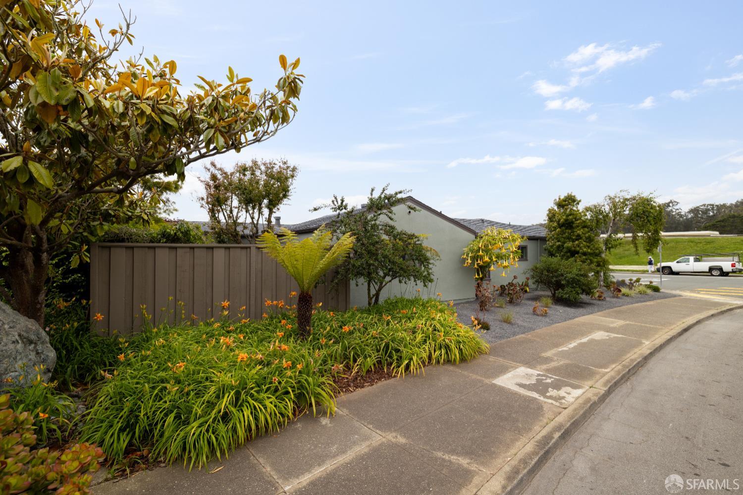 San Francisco, California 94132, United States, 4 Bedrooms Bedrooms, ,3 BathroomsBathrooms,Residential,Active,166018