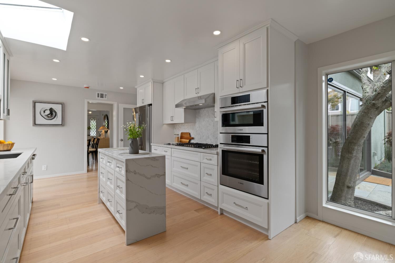 San Francisco, California 94132, United States, 4 Bedrooms Bedrooms, ,3 BathroomsBathrooms,Residential,Active,166018