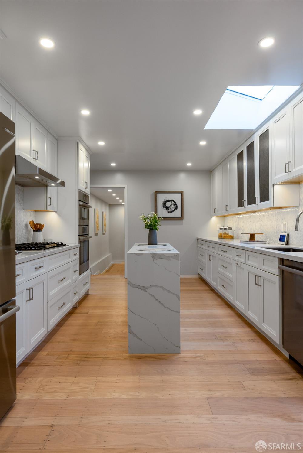 San Francisco, California 94132, United States, 4 Bedrooms Bedrooms, ,3 BathroomsBathrooms,Residential,Active,166018