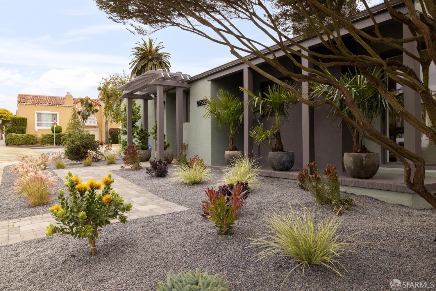 San Francisco, California 94132, United States, 4 Bedrooms Bedrooms, ,3 BathroomsBathrooms,Residential,Active,166018