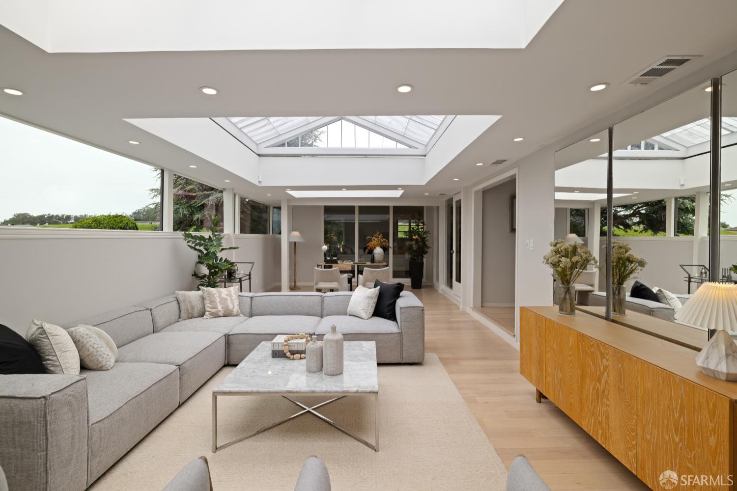 San Francisco, California 94132, United States, 4 Bedrooms Bedrooms, ,3 BathroomsBathrooms,Residential,Active,166018