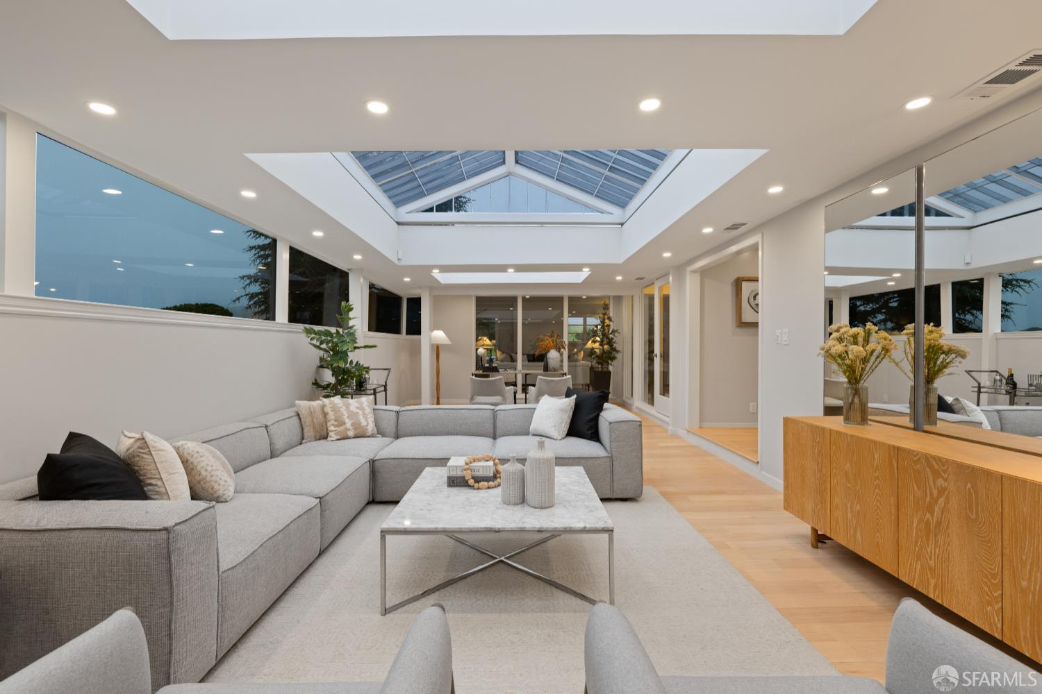 San Francisco, California 94132, United States, 4 Bedrooms Bedrooms, ,3 BathroomsBathrooms,Residential,Active,166018